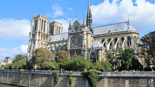 <em>利<em>物浦</em></em><em>約翰</em><em>摩</em>爾<em>大學</em>學費多少錢