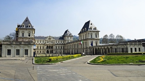 <em>羅根</em><em>園</em><em>高中</em> Logan Park High School