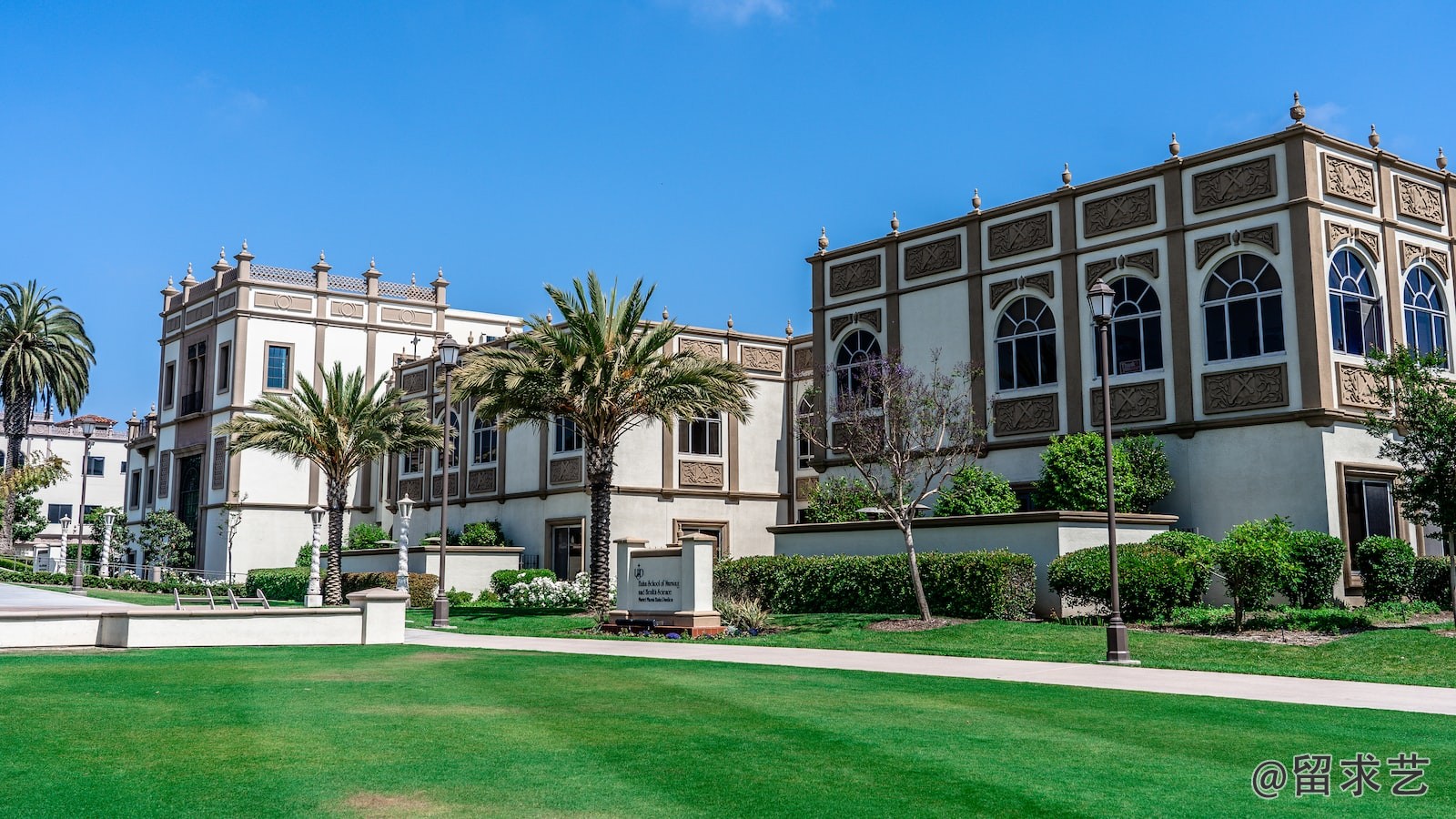 高中生想去外國讀大學(xué)
