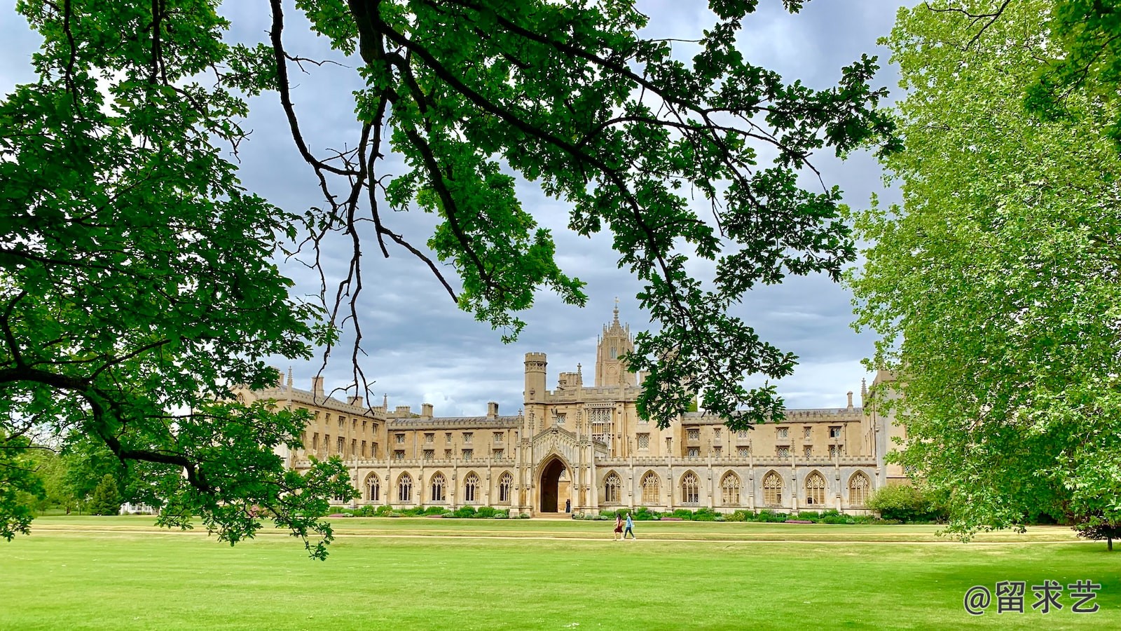 英國圣馬克圣約翰大學(xué)MBA