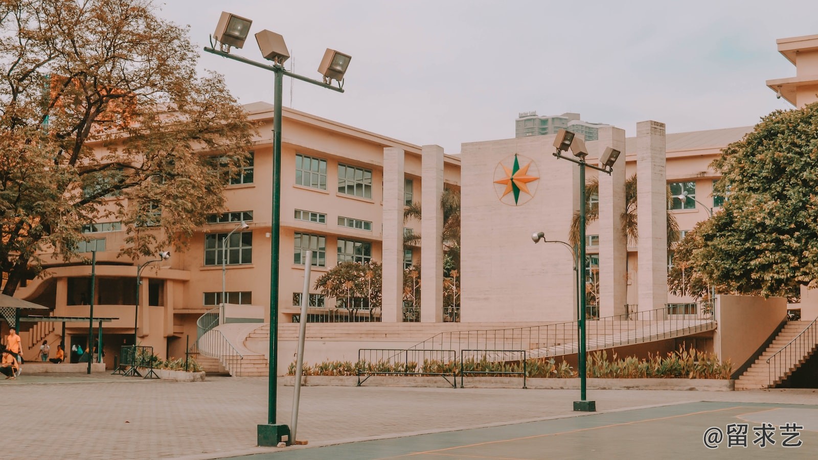 香港公開大學內(nèi)地招生要求怎樣