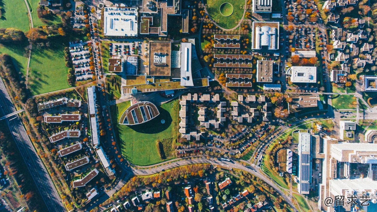 lancaster/bath/manchester三個大學的本科預科費用