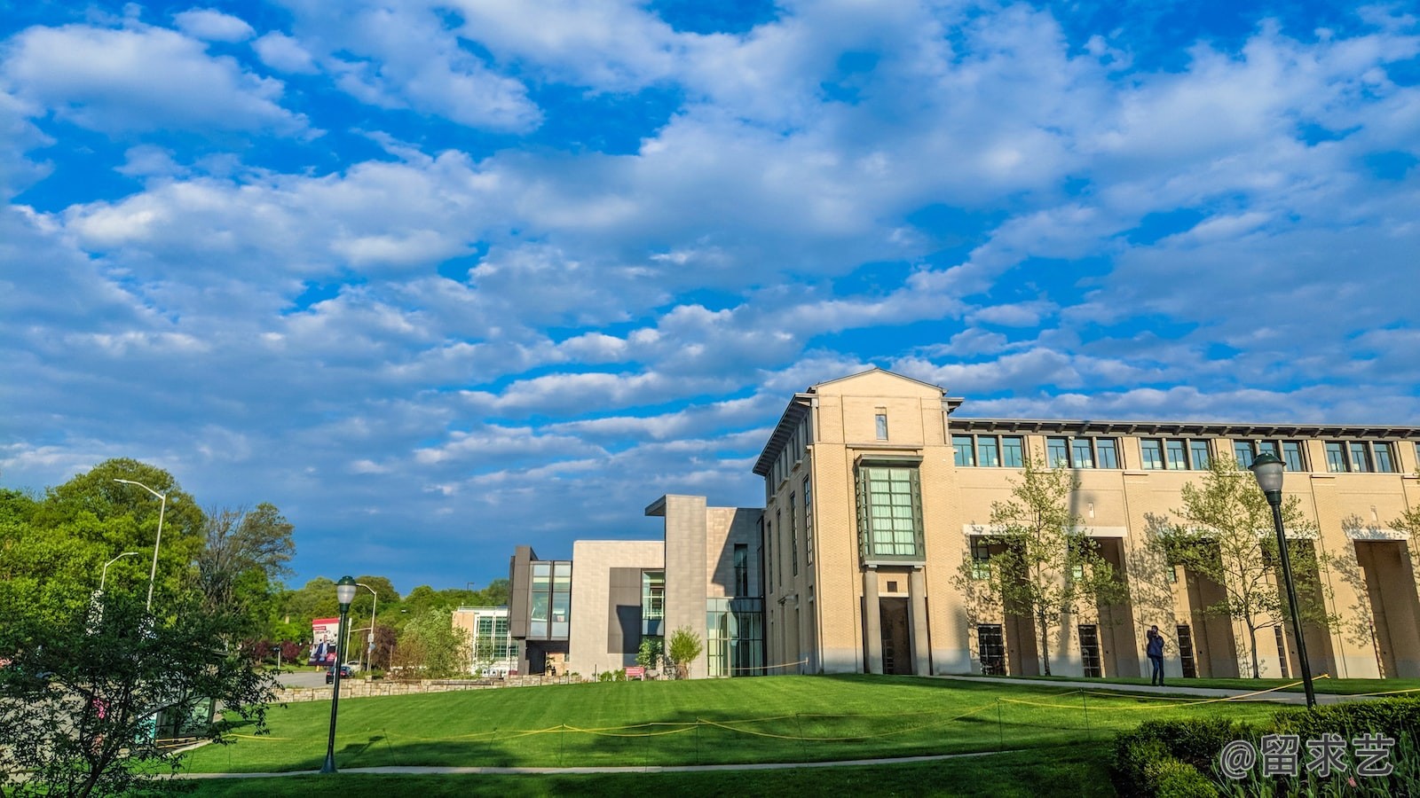 中山大學公共關系學屬于哪個學院