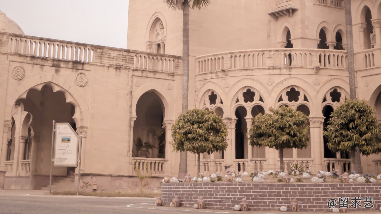 大學(xué)建筑是幾類建筑