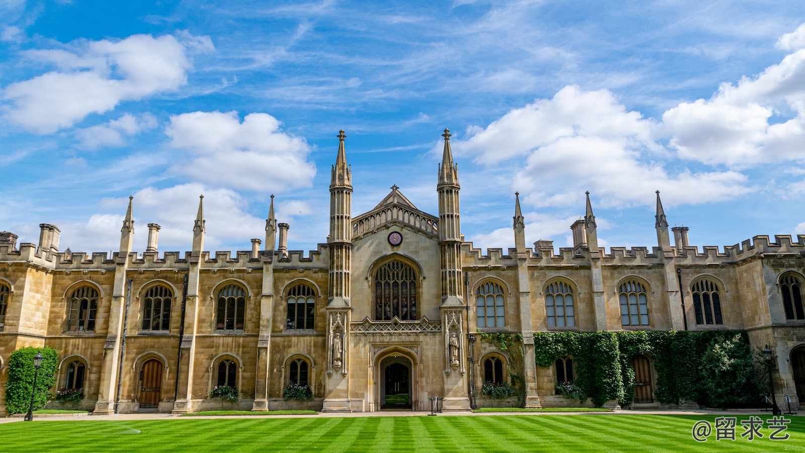 英國約克大學化學專業(yè)與南安普頓大學能源專業(yè)碩士綜合考慮哪個更好一些