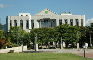 建國大學(xué)