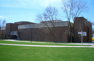 麥克頓大學(xué)