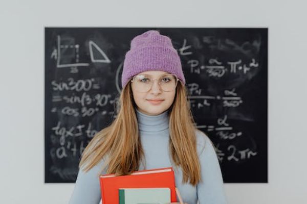 加拿大里賈納大學(xué)本科及研究生入學(xué)申請條件