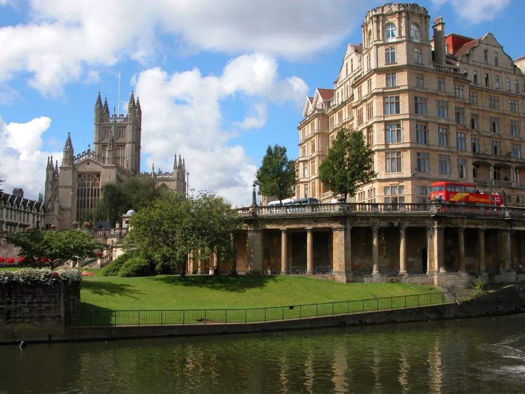 英國建筑學專業(yè)院校排名