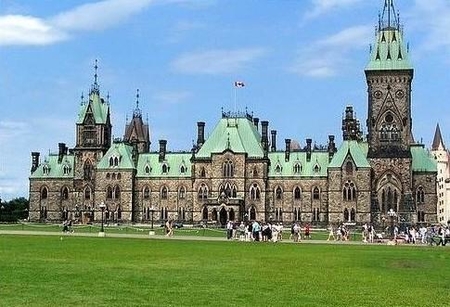 英國金斯頓大學(xué)世界排名第幾？