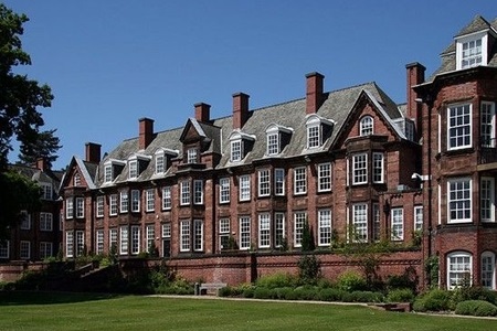 伯明翰大學留學一年費用多少？