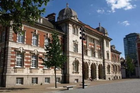 英國倫敦藝術大學學費及生活費詳情