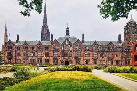 英國(guó)考文垂大學(xué)學(xué)費(fèi)多少？如何支付？