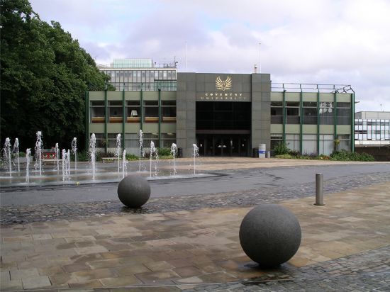 英國考文垂大學平面設(shè)計文科碩士