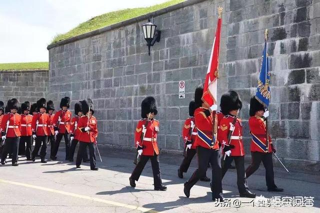 人在加拿大，如何才能在網(wǎng)上辦理學(xué)簽的續(xù)簽?zāi)兀啃枰⒁馐裁矗?></p><p>在加拿大續(xù)<a href=