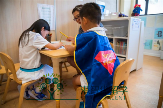香港維多利亞幼稚園怎么如此出名？