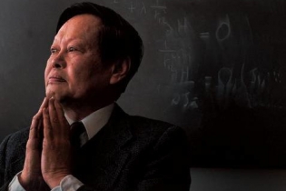 楊振寧放棄美國國籍，真的是為了逃避美國遺產(chǎn)稅嗎？