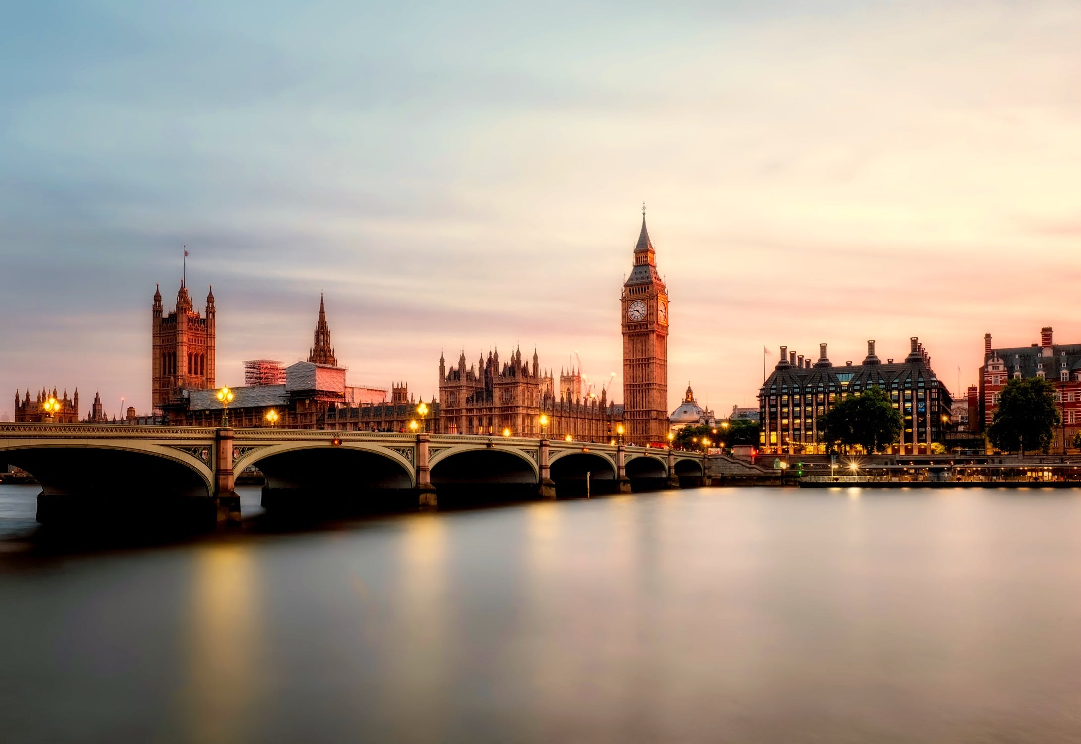 新英國首相上臺，英國移民政策走向何方？