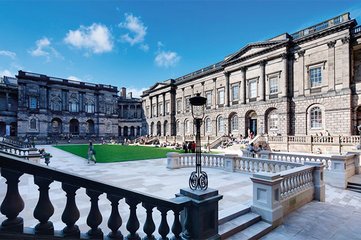 英國(guó)平面設(shè)計(jì)大學(xué)該選誰(shuí)？誰(shuí)是最好的呢？