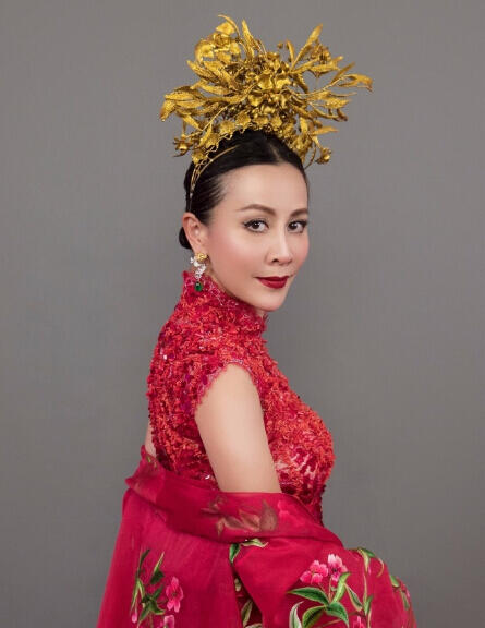 她為珠寶設(shè)計(jì)放棄娛樂圈，他為珠寶設(shè)計(jì)進(jìn)入娛樂圈
