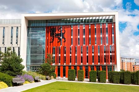 伯明翰城市大學(xué)和伯明翰大學(xué)誰(shuí)的世界排名更高？