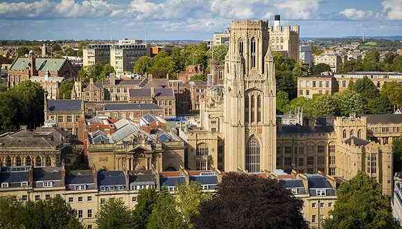 英國布里斯托大學和曼徹斯特大學哪個好？