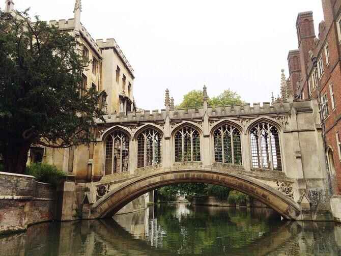 英國(guó)劍橋大學(xué)的康橋到底是哪一座橋？
