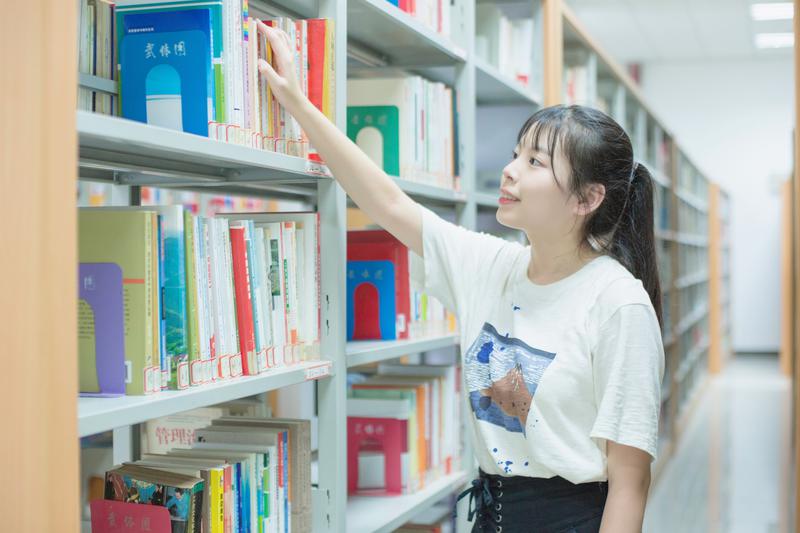 密德薩斯大學位置在哪里？密德薩斯大學怎么樣？