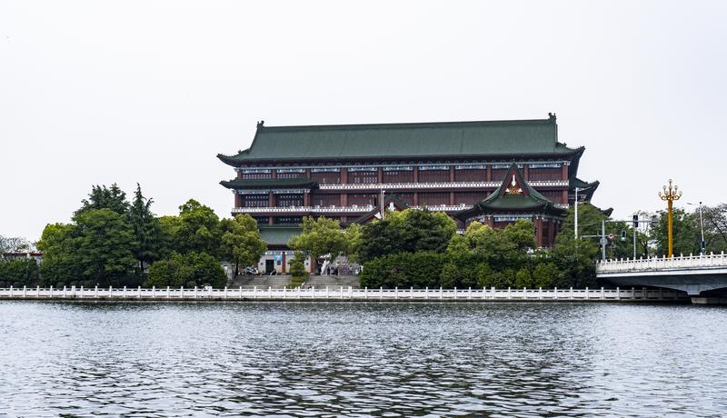 馬來亞大學(xué)地址在哪？馬來亞大學(xué)好不好？