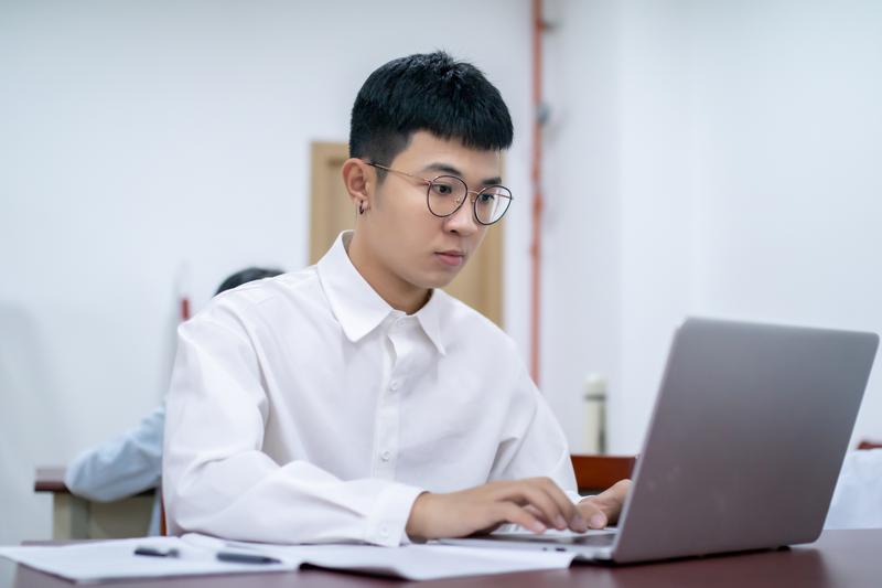 赫羅納大學(xué)地址在哪？赫羅納大學(xué)怎么樣？