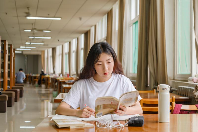 中國臺灣大學(xué)本科學(xué)費要多少錢？