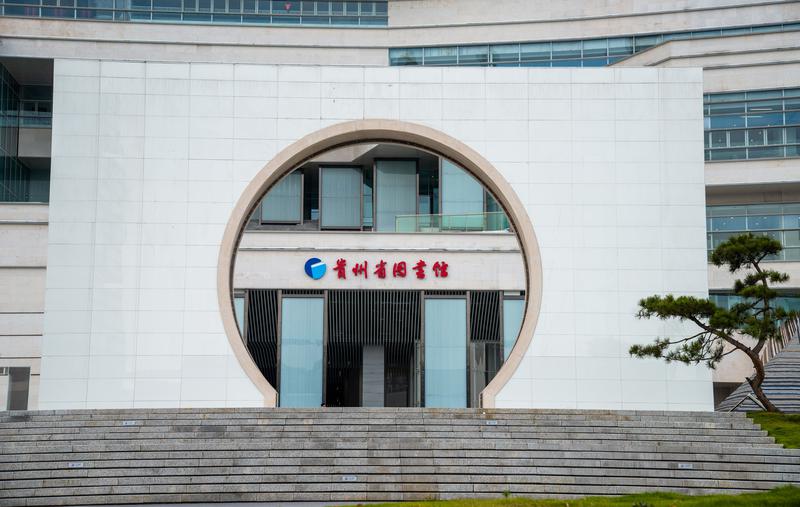英國諾丁漢大學本科學費一年是多少錢？