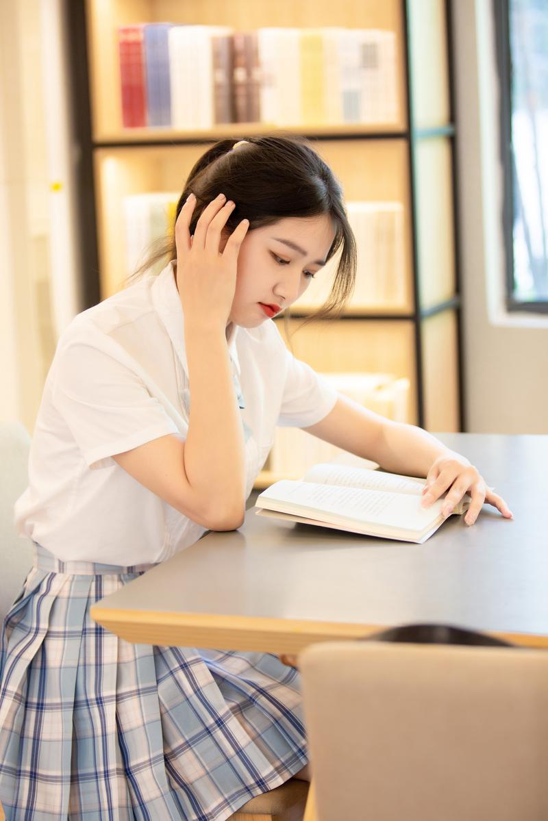 悉尼大學(xué)與美國(guó)東北大學(xué)哪個(gè)好？