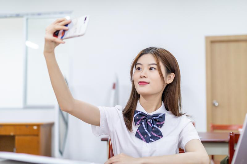 哈佛大學VS斯坦福大學誰好？