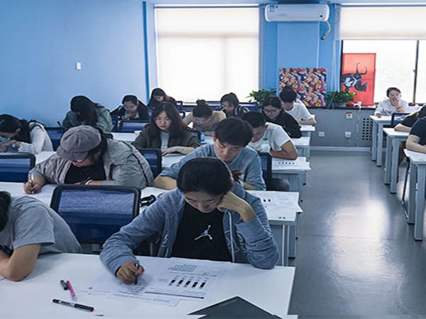 華意通教育意大利語培訓(xùn)教學(xué)環(huán)境